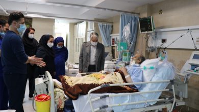تصویر از عیادت از بیماران توسط آقای دکتر طیبی مدیرعامل بیمارستان مهر و مدیریت خدمات پرستاری